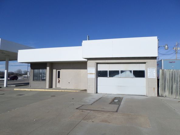 Corner Lot on 6th & Monroe: 501 Monroe St, Beatrice, NE 68310